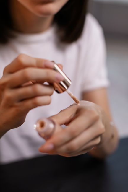 医美护肤成分解析：补水与修护的区别及选品要点 配图2